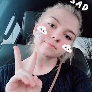 Meet your Posher, Courtney